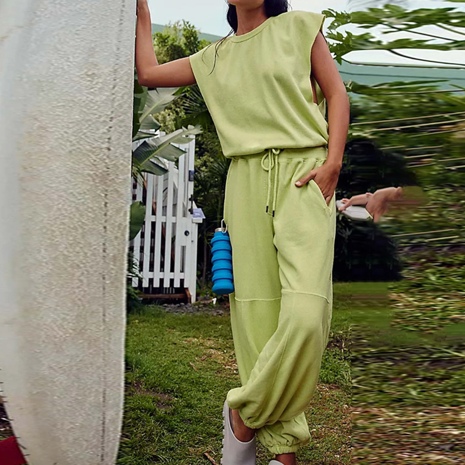 2023 Ladies Tie Up Summer Long Jumpsuits Crew Neck Women Basic Romper with Pockets Solid Color Y2K Wide Leg Sporty Bodysuit
2023 Ladies Tie Up Summer Long Jumpsuits Crew Neck Women Basic Romper with Pockets Solid Color Y2K Wide Leg Sporty Bodysuit