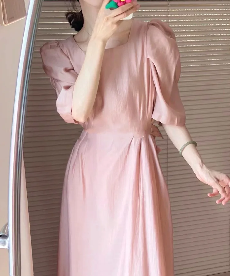 Summer 2022french Style High Sense First Love Fairy A- line Dress Square-Neck Cinched Puff Sleeve Pink Dress for Women 
Summer 2022french Style High Sense First Love Fairy A- line Dress Square-Neck Cinched Puff Sleeve Pink Dress for Women