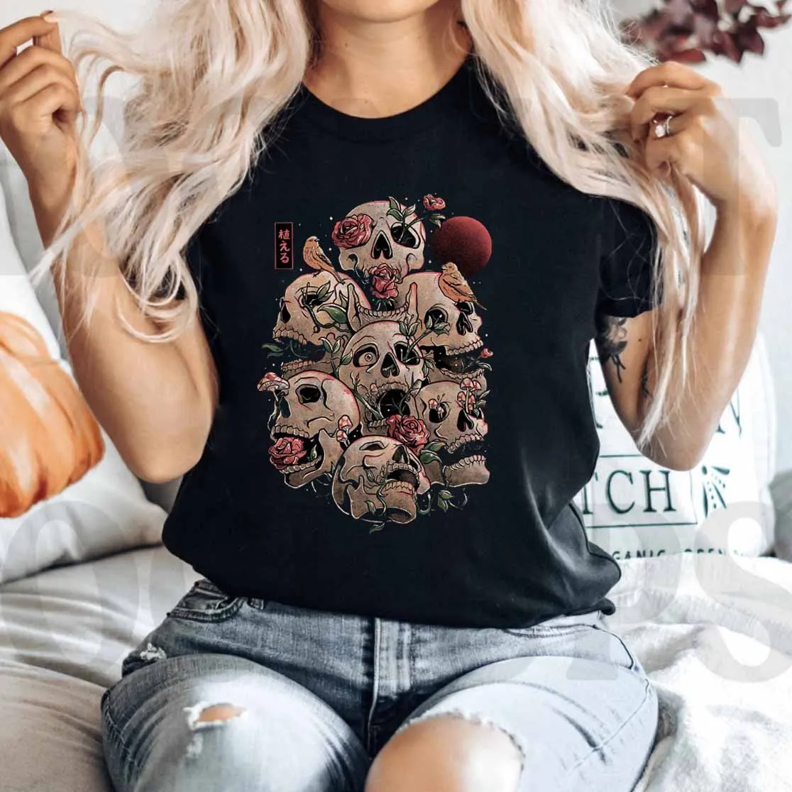 Short sleeved Women's Funny Flower Skull Head Printed T-shirt Halloween Women's Cute 90s Printed Round Neck Black Basic T-shirt
Short sleeved Women's Funny Flower Skull Head Printed T-shirt Halloween Women's Cute 90s Printed Round Neck Black Basic T-shirt