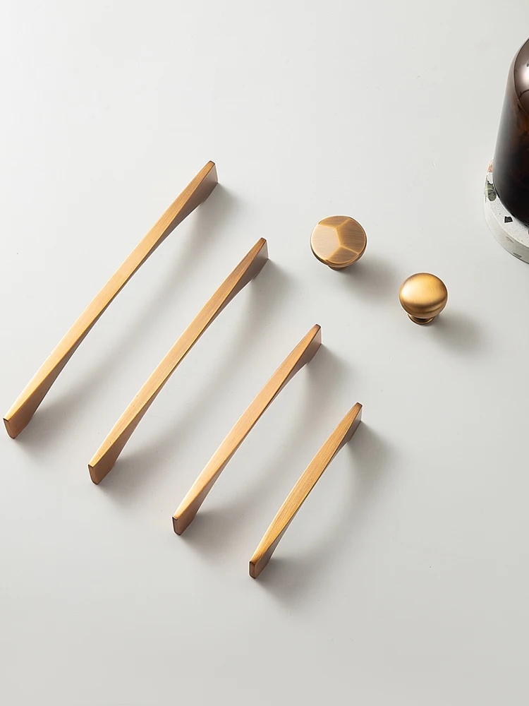Nordic Modern Glam Brushed Bronze Drawer Knobs Kitchen Pulls Handles Cupboard Door Handle Cabinet Handles for Furniture Hardware
Nordic Modern Glam Brushed Bronze Drawer Knobs Kitchen Pulls Handles Cupboard Door Handle Cabinet Handles for Furniture Hardware