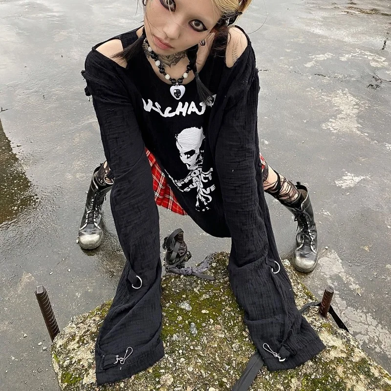 Черные Графические футболки с принтом черепа в стиле Ins панк с открытыми плечами Y2k, одежда в стиле Харадзюку, Женский оверсайз топ в эстетик... 
Черные Графические футболки с принтом черепа в стиле Ins панк с открытыми плечами Y2k, одежда в стиле Харадзюку, Женский оверсайз топ в эстетик...