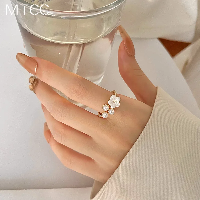 French Simple Multilayer Imitation Pearl Metal Rings for Women Shiny Zircon Crystal Rings Party Wedding Jewelry Accessories Gift
French Simple Multilayer Imitation Pearl Metal Rings for Women Shiny Zircon Crystal Rings Party Wedding Jewelry Accessories Gift