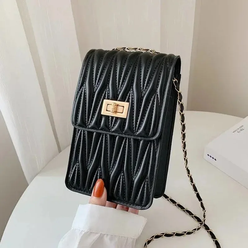 Folded rhombus small bag women's 2022 new trendy fashion all-match chain diagonal bag mobile phone bag texture small square bag
Folded rhombus small bag women's 2022 new trendy fashion all-match chain diagonal bag mobile phone bag texture small square bag