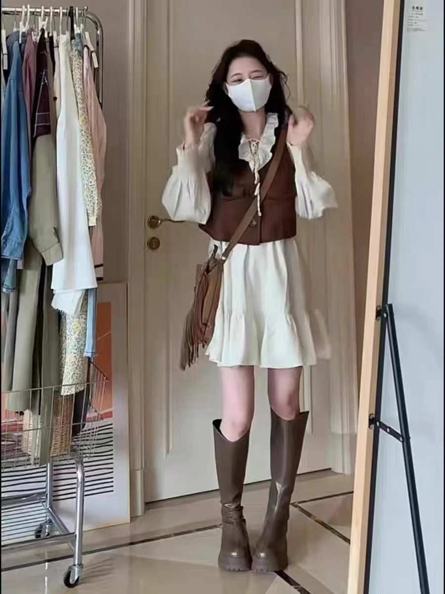 Two Piece Renaissance Versatile V-Neck Leather Vest For Women Fall 2023 New Folding Short Tops For Women Brown Women Vest
Two Piece Renaissance Versatile V-Neck Leather Vest For Women Fall 2023 New Folding Short Tops For Women Brown Women Vest