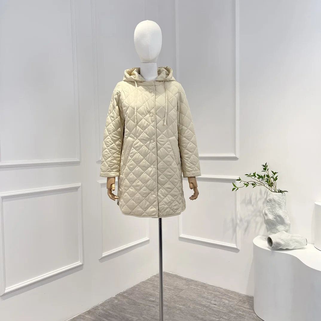 High Quality Black Beige Transitional Seasons Button Slip Pockets Lined Quilted Attached Hooded Down Jacket Coat for Women
High Quality Black Beige Transitional Seasons Button Slip Pockets Lined Quilted Attached Hooded Down Jacket Coat for Women