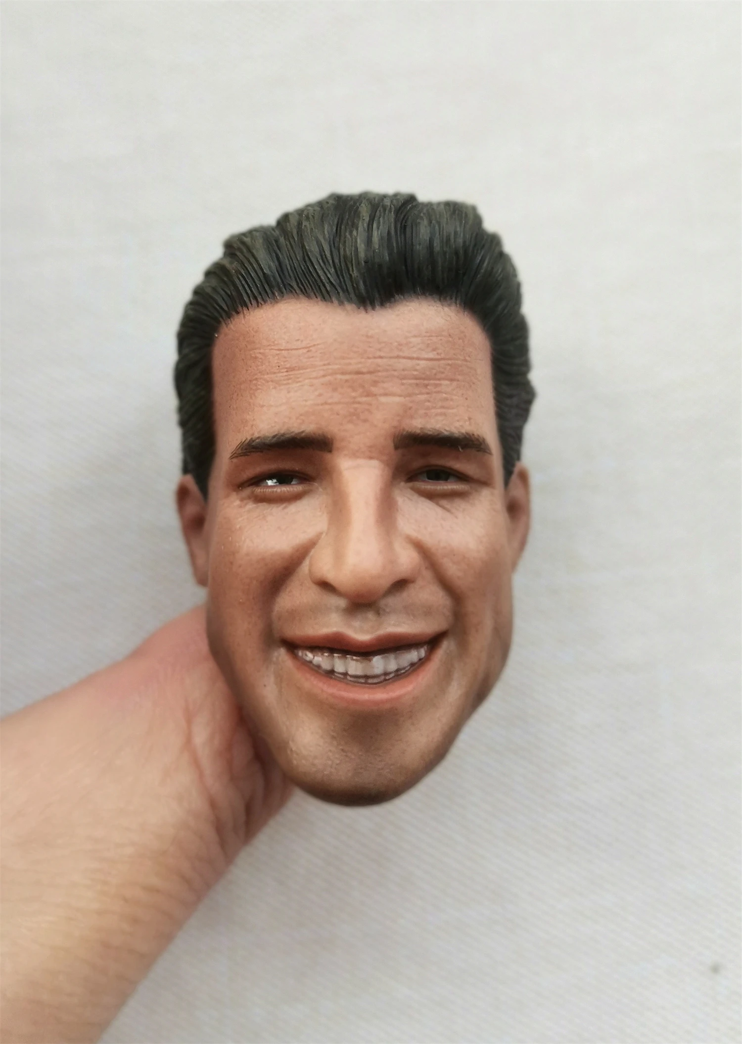 Масштаб 1/6, европейская Америка, Мужская голова, смайлик, подходит для тела с мышцами 12 дюймов
Масштаб 1/6, европейская Америка, Мужская голова, смайлик, подходит для тела с мышцами 12 дюймов