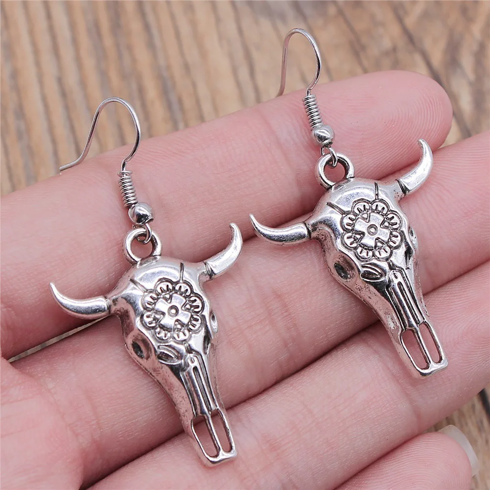 Tauren Retro Cow Head Earrings Ear Stud Drop Tassel Chain Handmade,Silver Color,Women Jewelry Accessory Pendant Gift Wholesale
Tauren Retro Cow Head Earrings Ear Stud Drop Tassel Chain Handmade,Silver Color,Women Jewelry Accessory Pendant Gift Wholesale