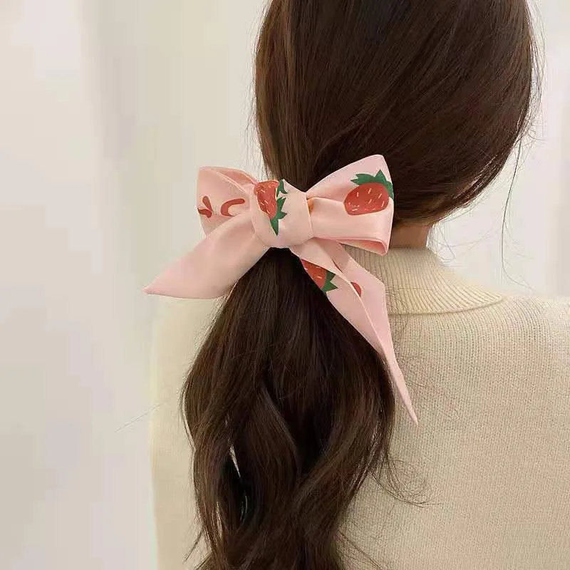 Woman's Silk Scarf Tied Hairband Bow Headwear Retro Style 2021 Spring And Summer Hair Accessories Streamer Head Rope Headband
Woman's Silk Scarf Tied Hairband Bow Headwear Retro Style 2021 Spring And Summer Hair Accessories Streamer Head Rope Headband