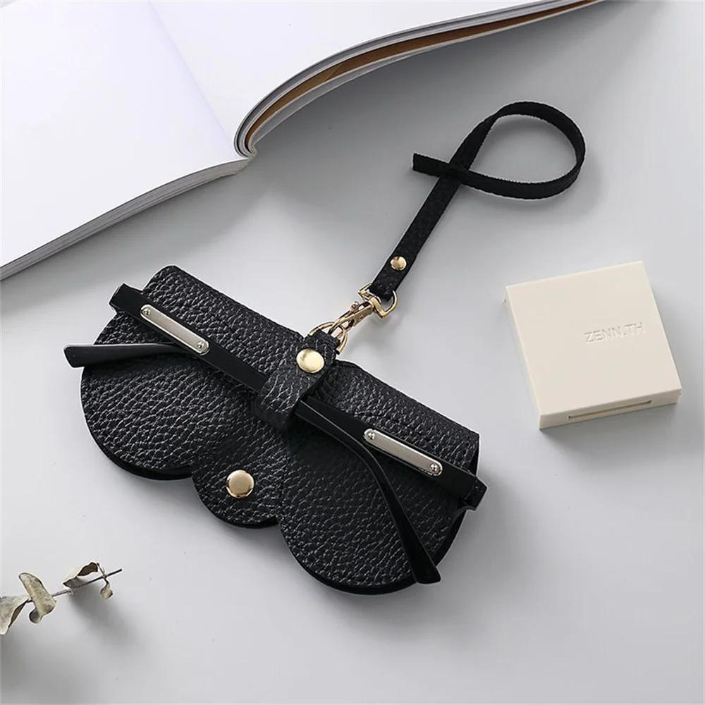 Sunglasses Bag Portable Storage Glasses Case Fashion Sunglasses PU Leather Protective Case Glasses Clip Women Simple Glasses Bag
Sunglasses Bag Portable Storage Glasses Case Fashion Sunglasses PU Leather Protective Case Glasses Clip Women Simple Glasses Bag