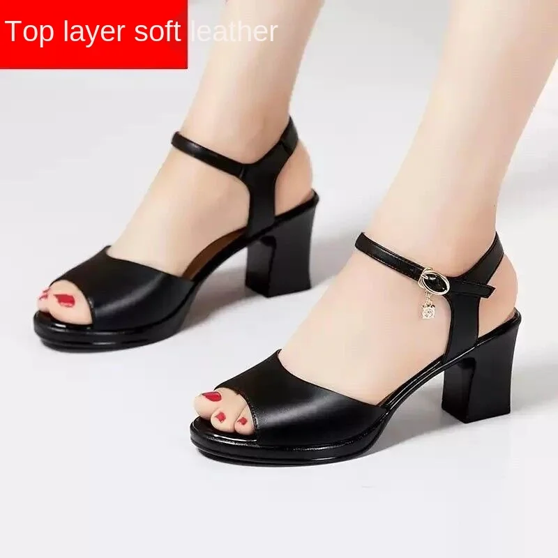 Middle heel sandals women's summer 2021 new thick heel fishmouth high heels Joker cheongsam shoes
Middle heel sandals women's summer 2021 new thick heel fishmouth high heels Joker cheongsam shoes