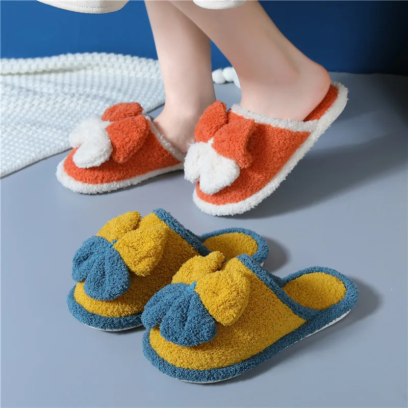 Cotton slippers women autumn and winter indoor warm cute thick bottom couple plush slippers men home winter.
Cotton slippers women autumn and winter indoor warm cute thick bottom couple plush slippers men home winter.