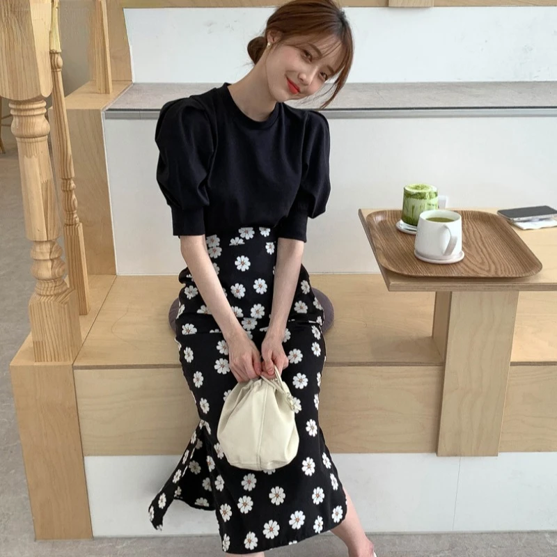 Neploe 2 Piece Set Women Korean Shirt Suit Knit Puff Sleeve Y2K Top High Waist Print Bodycon Skirt Ropa Mujer Two Pieces Outfits
Neploe 2 Piece Set Women Korean Shirt Suit Knit Puff Sleeve Y2K Top High Waist Print Bodycon Skirt Ropa Mujer Two Pieces Outfits