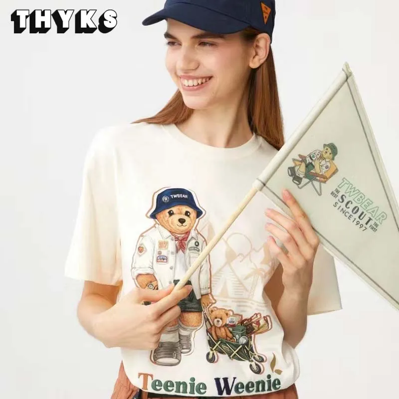 Женская футболка с коротким рукавом и принтом медведя
Женская футболка с коротким рукавом и принтом медведя