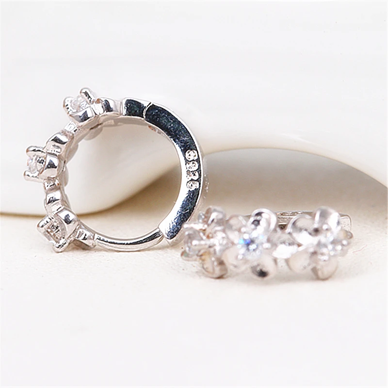 Fashion Women Cartilage Lobe Earrings Piercing Sensitive Ears Cuff Tiny Hoop Cubic Zirconia Hoop Lightweight
Fashion Women Cartilage Lobe Earrings Piercing Sensitive Ears Cuff Tiny Hoop Cubic Zirconia Hoop Lightweight