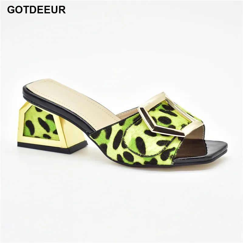 Новые женские классические туфли, Женская леопардовая обувь с украшением, женская свадебная обувь, женская обувь, 43
Новые женские классические туфли, Женская леопардовая обувь с украшением, женская свадебная обувь, женская обувь, 43