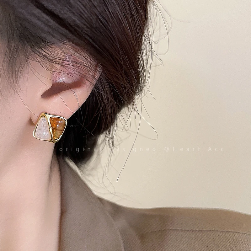 Korean New Style Fashion Earrings For Womens Retro Minimalist Elegant Temperament Square Ear Studs Jewelry Gifts 2023
Korean New Style Fashion Earrings For Womens Retro Minimalist Elegant Temperament Square Ear Studs Jewelry Gifts 2023