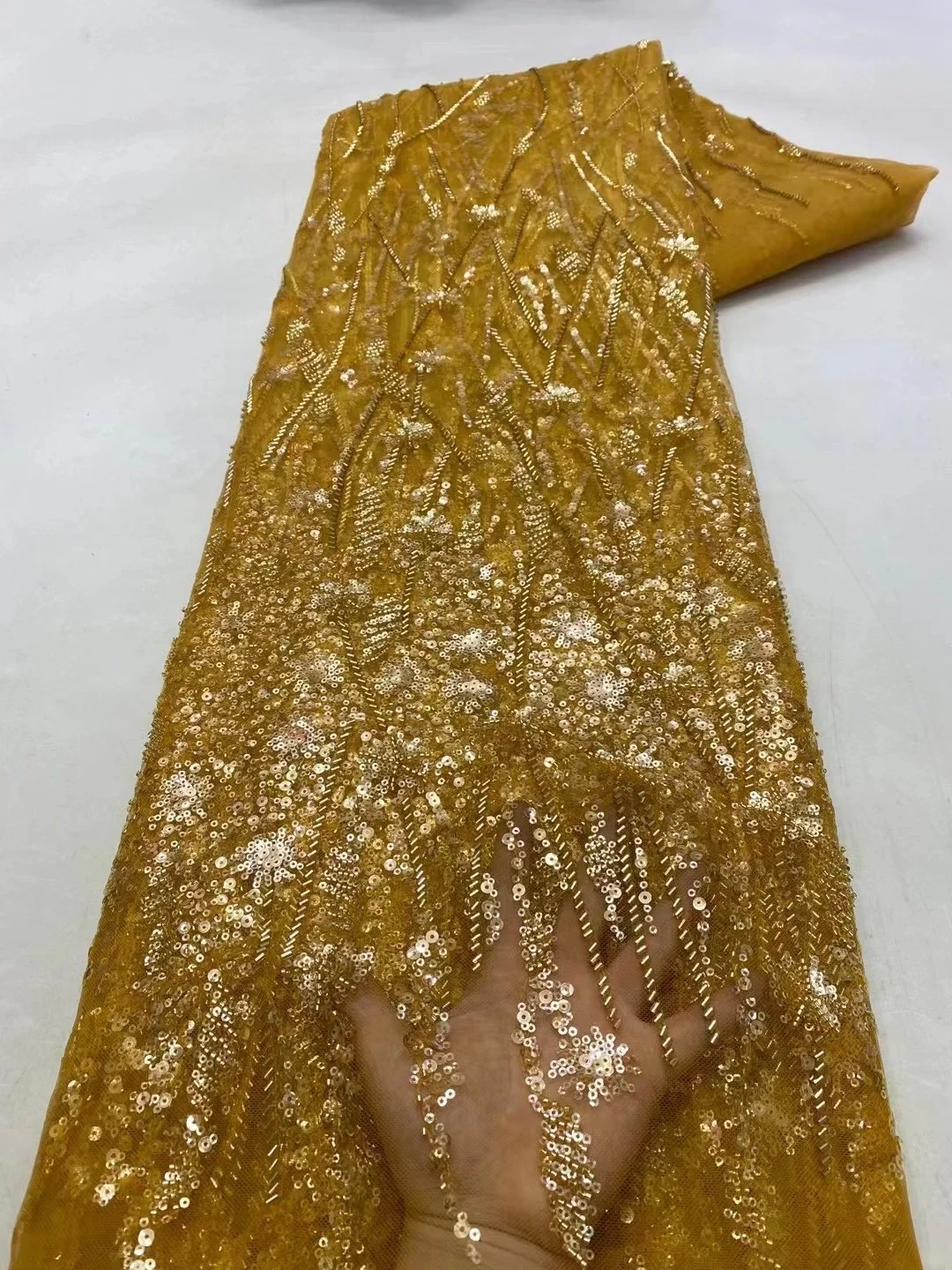 Gold African Sequins Lace Fabric 2022 French Tulle Lace Fabric Glued Beaded Embroidery Mesh Fabric For Party Wedding Dress
Gold African Sequins Lace Fabric 2022 French Tulle Lace Fabric Glued Beaded Embroidery Mesh Fabric For Party Wedding Dress