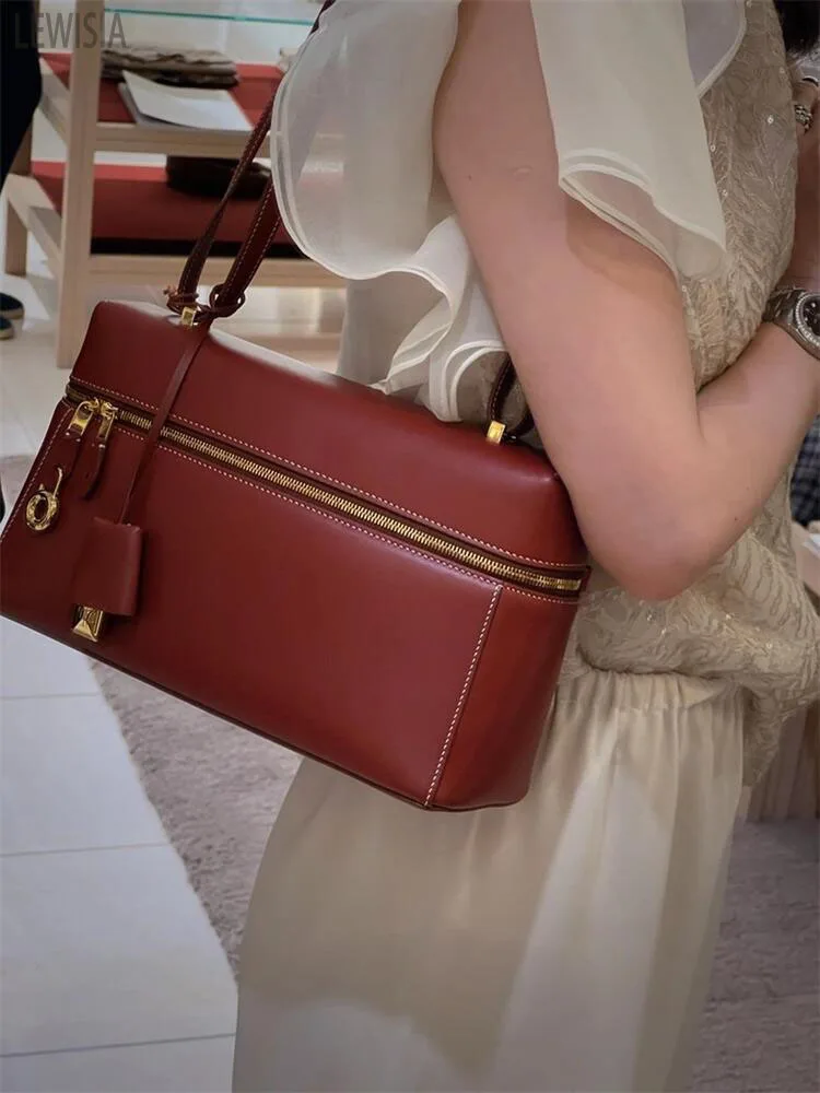 LEWISIA 2023 Autumn/Winter New Women's Lunch Box Bag LP27 Cowhide Box Handheld One Shoulder Crossbody Bag
LEWISIA 2023 Autumn/Winter New Women's Lunch Box Bag LP27 Cowhide Box Handheld One Shoulder Crossbody Bag