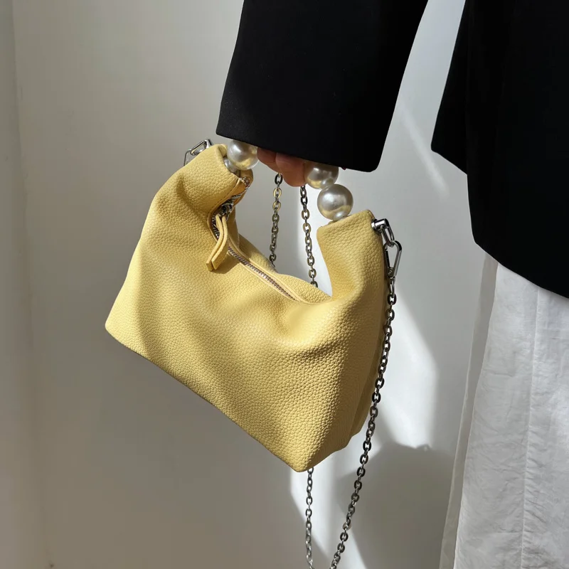 Women's PU Leather Beads Shoulder Bag Short Handle Small Sweet Cute Tote 2022 Fashion Handbags Luxury Chain Crossbody Bag
Women's PU Leather Beads Shoulder Bag Short Handle Small Sweet Cute Tote 2022 Fashion Handbags Luxury Chain Crossbody Bag