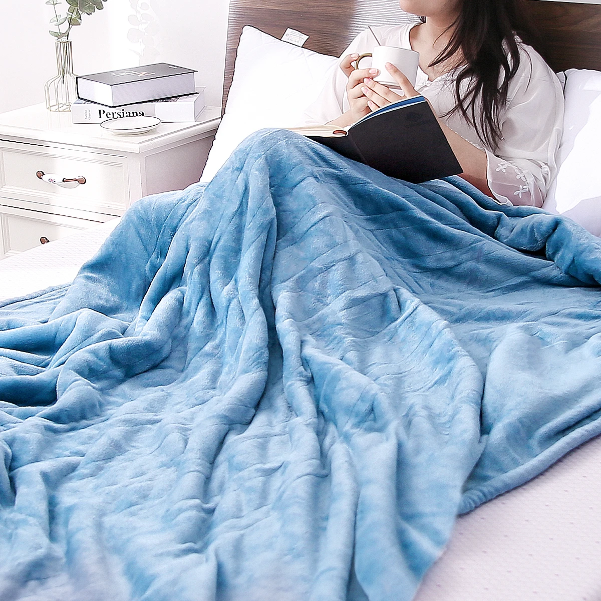 Blanket Twin Size, Heated Blanket with 10H Auto-off & 4 Heat Settings, 62"x 84" Flannel & Shu Velveteen, Blue & White Blanket Fo
Blanket Twin Size, Heated Blanket with 10H Auto-off & 4 Heat Settings, 62"x 84" Flannel & Shu Velveteen, Blue & White Blanket Fo