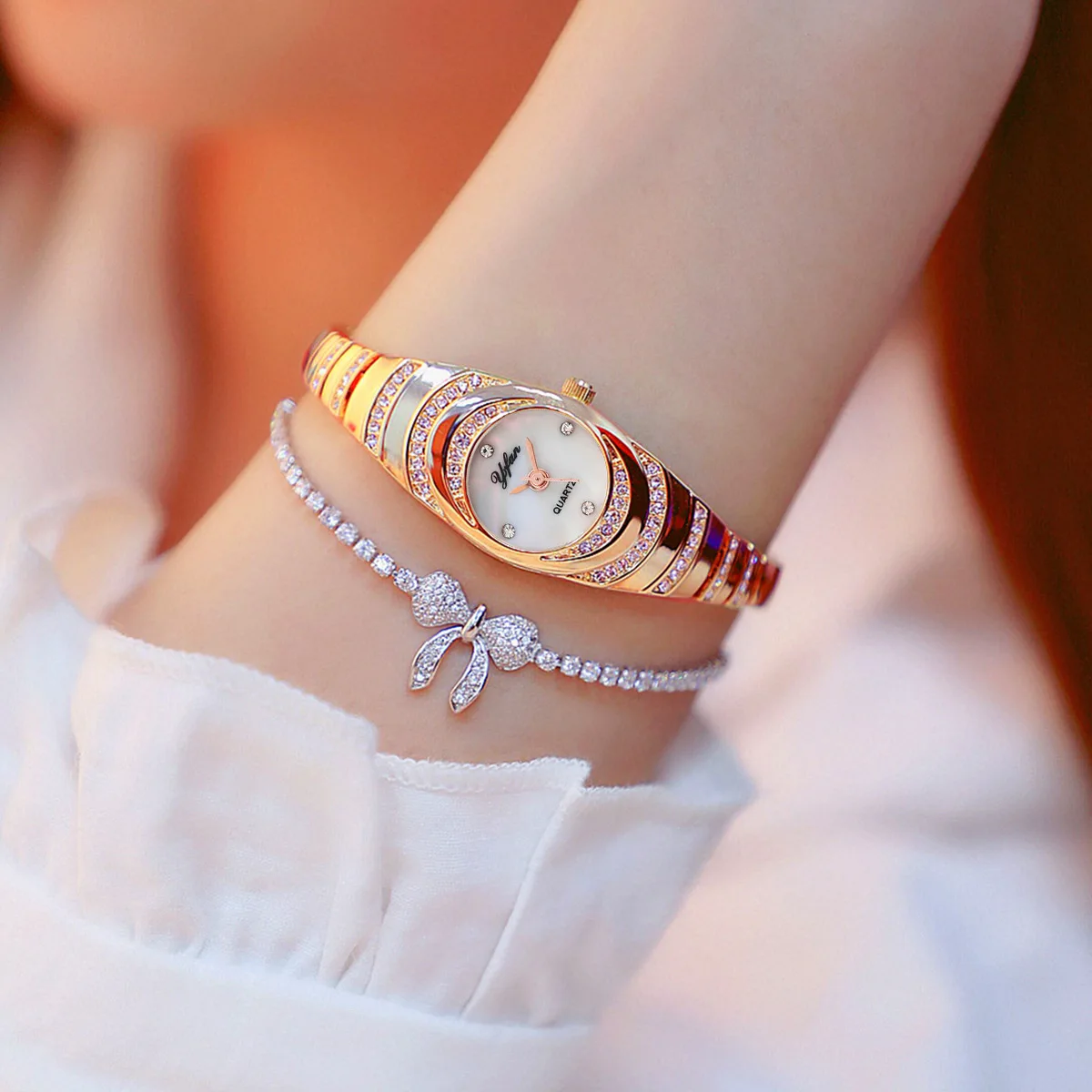 High Quality Sports Fashion Women's Watch Bracelet Set Luxury Romantic Jewelry Gift
High Quality Sports Fashion Women's Watch Bracelet Set Luxury Romantic Jewelry Gift