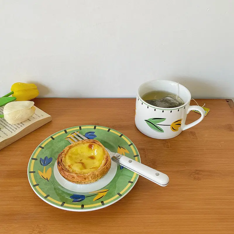 Retro Espresso Cup and Saucer Set Ceramic High Value Ins Wind Small Hand-painted Tulips Home Afternoon Tea
Retro Espresso Cup and Saucer Set Ceramic High Value Ins Wind Small Hand-painted Tulips Home Afternoon Tea