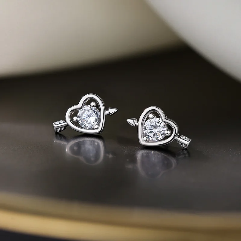 Korean Shiny Zircon Heart Stud Earrings for Women Girl Cute Angel and Demon Asymmetric Earring Trend Party Jewelry New Year Gift
Korean Shiny Zircon Heart Stud Earrings for Women Girl Cute Angel and Demon Asymmetric Earring Trend Party Jewelry New Year Gift