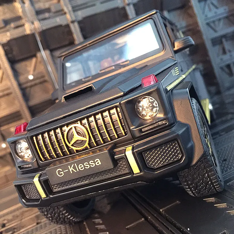 Modern luxury car ornaments office desktop alloy cars model bedroom room living room wine cabinet G63 automobile decoration
Modern luxury car ornaments office desktop alloy cars model bedroom room living room wine cabinet G63 automobile decoration