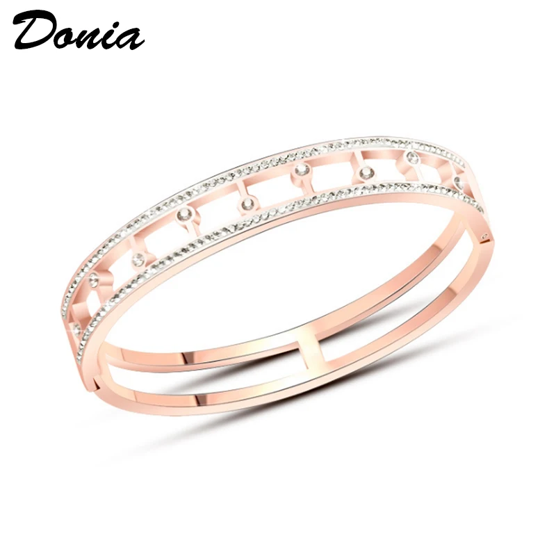 Donia jewelry Fashion hollow widened mud rhinestones full of stars buckle titanium steel bracelets true gold three-layer plating
Donia jewelry Fashion hollow widened mud rhinestones full of stars buckle titanium steel bracelets true gold three-layer plating