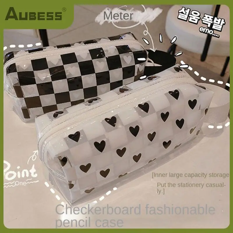 Portable Lead Pencil Case Using A Smooth Feel Without Stuttering High Quality Materials Are Waterproof And Moisture-proof
Portable Lead Pencil Case Using A Smooth Feel Without Stuttering High Quality Materials Are Waterproof And Moisture-proof