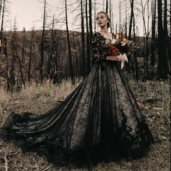 New Gothic Black Vintage Wedding Dresses A Line V Neck Lace AppliquesPlus Size Tulle Illusion Backless Sweep Train
New Gothic Black Vintage Wedding Dresses A Line V Neck Lace AppliquesPlus Size Tulle Illusion Backless Sweep Train