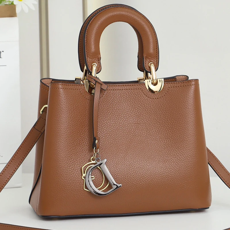 Women bags luxury brand High quality genuine leather handbags fashion designer bags hand bags for women free shiping 
Women bags luxury brand High quality genuine leather handbags fashion designer bags hand bags for women free shiping