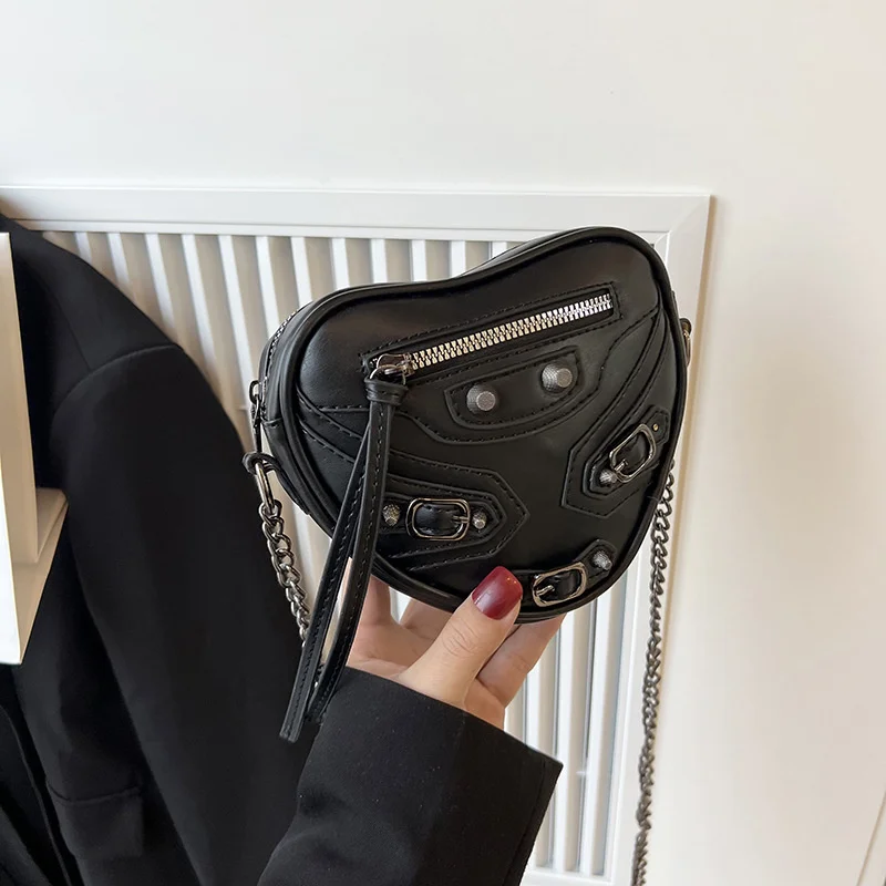2023 New Cool Punk Style Women Fashion Heart-shaped Bag Pu Leather Crossbody Bag For Women High Quality Chain Shoulder Bags
2023 New Cool Punk Style Women Fashion Heart-shaped Bag Pu Leather Crossbody Bag For Women High Quality Chain Shoulder Bags