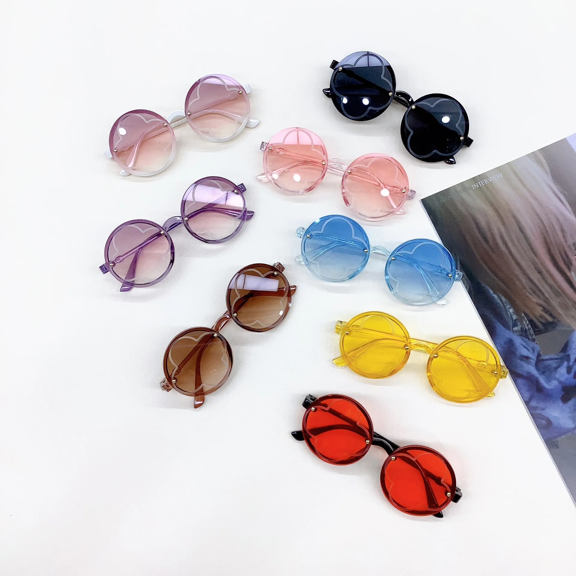 Retro Round Frame Candy Color Fashion Children's Sunglasses New Personalized Street Shoot Cute Shape Eyeglasses Fashion
Retro Round Frame Candy Color Fashion Children's Sunglasses New Personalized Street Shoot Cute Shape Eyeglasses Fashion
