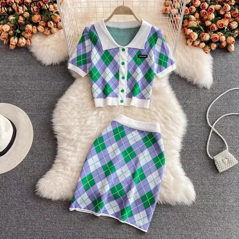Summer Plaid Knitted Two Piece Set Women Argyle Sweater Cardigan Crop Top + Bodycon Mini Skirts Sets Woman Casual 2 Piece Suits
Summer Plaid Knitted Two Piece Set Women Argyle Sweater Cardigan Crop Top + Bodycon Mini Skirts Sets Woman Casual 2 Piece Suits