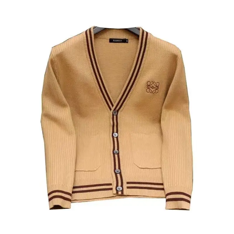 2023 European station fashion brand explosive spring and autumn new knitted cardigan men's sweater slim casual matching style
2023 European station fashion brand explosive spring and autumn new knitted cardigan men's sweater slim casual matching style