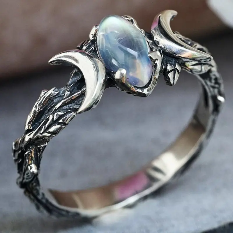 2022 New Vintage Carving Moon Rings for Women Classic Metal Silver Color Oval Moonstone Engagement Wedding Ring Jewelry Gifts
2022 New Vintage Carving Moon Rings for Women Classic Metal Silver Color Oval Moonstone Engagement Wedding Ring Jewelry Gifts