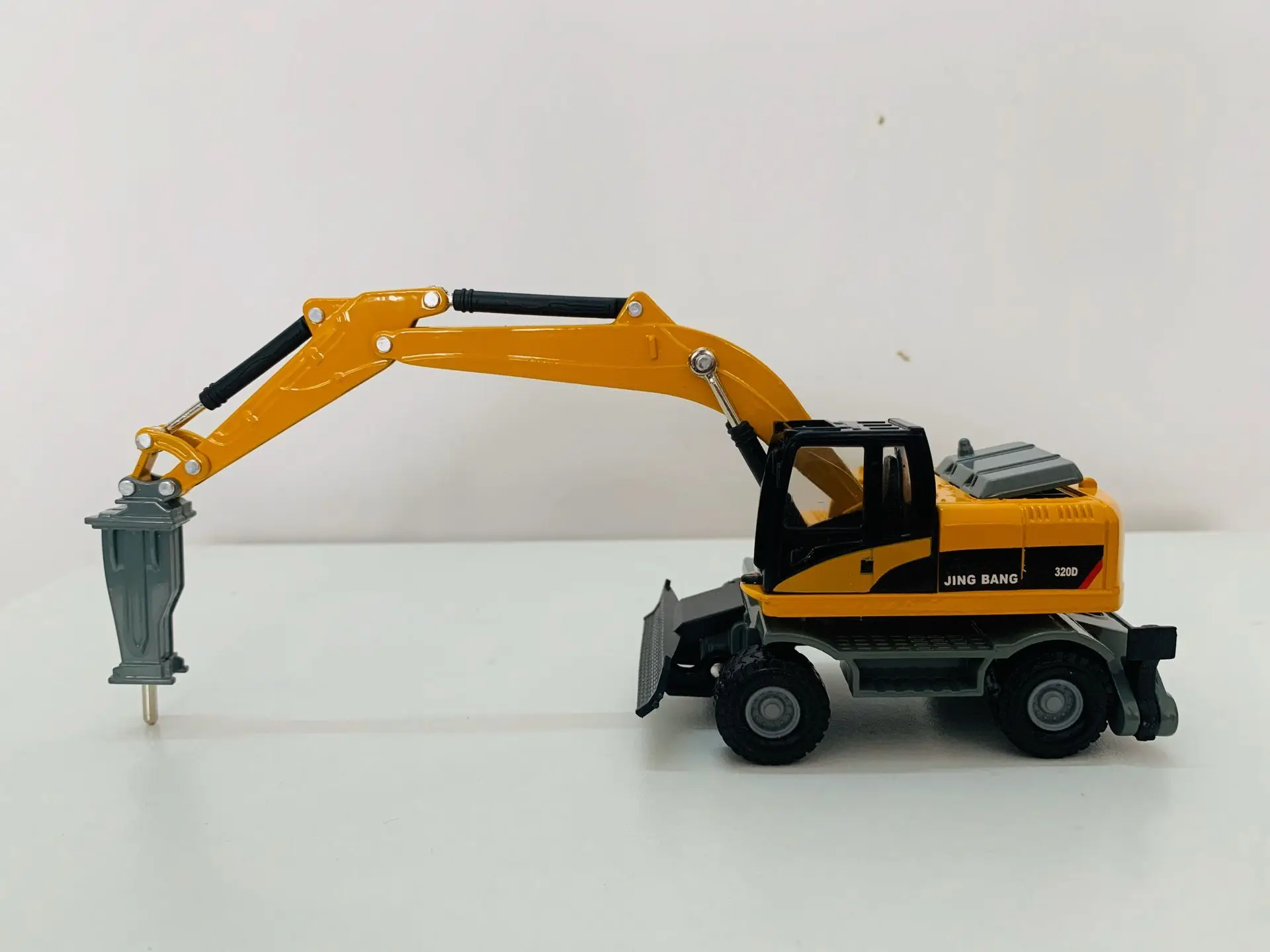 1/64 Metal Model 320D Wheel Loader Hammer Construction vehicles Alloy Model,No Box
1/64 Metal Model 320D Wheel Loader Hammer Construction vehicles Alloy Model,No Box