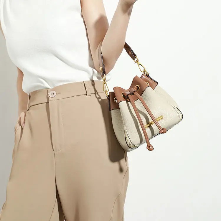 Genuine Leather Bucket Bag New 2023 Spring/Summer Versatile Small Bag Ethnic Original Bag
Genuine Leather Bucket Bag New 2023 Spring/Summer Versatile Small Bag Ethnic Original Bag