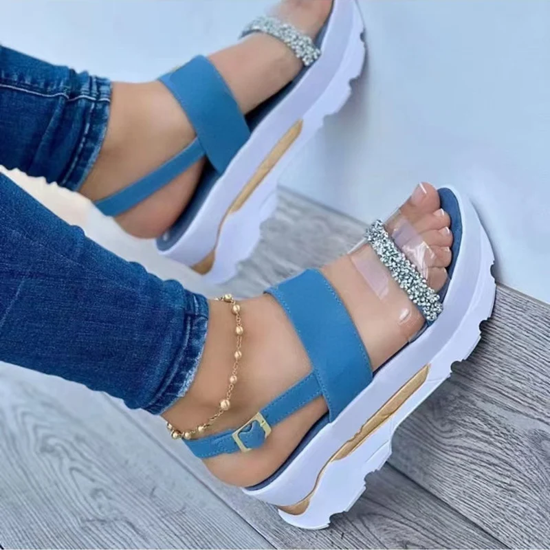 2022 New Fashion Flat Female Platform Hasp Summer Sandals Beach Comfortable Women Sequins Non-slip Soft Sandals Large Size 35~43
2022 New Fashion Flat Female Platform Hasp Summer Sandals Beach Comfortable Women Sequins Non-slip Soft Sandals Large Size 35~43