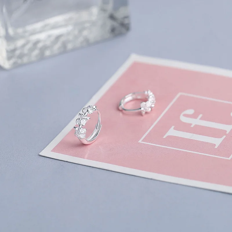 ZG 925 Silver Needle New women's Fashion High Quality Jewelry Crystal Zircon Flower Type Three Five-Leaf Flowers Earrings
ZG 925 Silver Needle New women's Fashion High Quality Jewelry Crystal Zircon Flower Type Three Five-Leaf Flowers Earrings