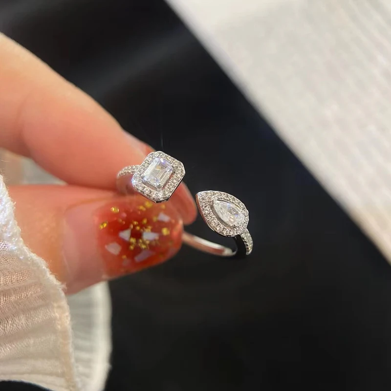 Trendy Fashion Mobile vermiculite ring original high -quality exquisite women's holiday gift
Trendy Fashion Mobile vermiculite ring original high -quality exquisite women's holiday gift
