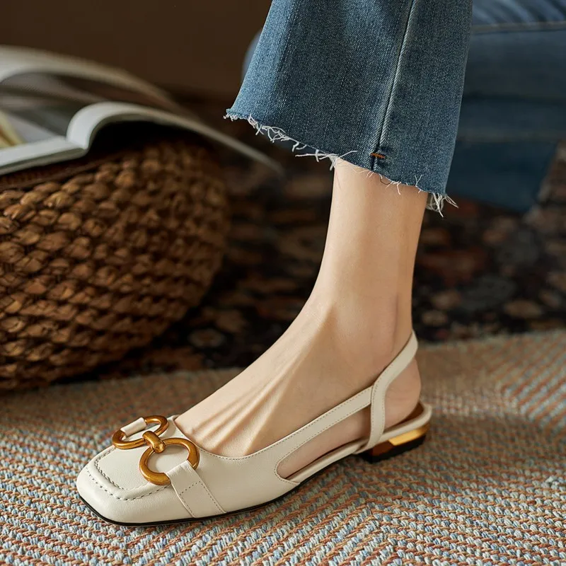 2023 New Women's Sandals Summer Retro Metal Button Baotou Slingback Sandals Woman Slip on Low-heeled Elegant Office Ladies Shoes
2023 New Women's Sandals Summer Retro Metal Button Baotou Slingback Sandals Woman Slip on Low-heeled Elegant Office Ladies Shoes