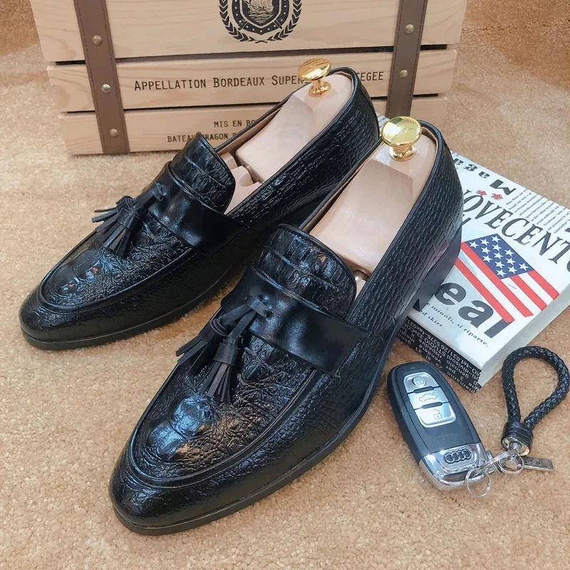 Men's Shoe Cover Foot Tassel Pointed Leather Shoes Men's Embossed Business Casual Shoes Summer Youth Lazy Leather Shoes
Men's Shoe Cover Foot Tassel Pointed Leather Shoes Men's Embossed Business Casual Shoes Summer Youth Lazy Leather Shoes