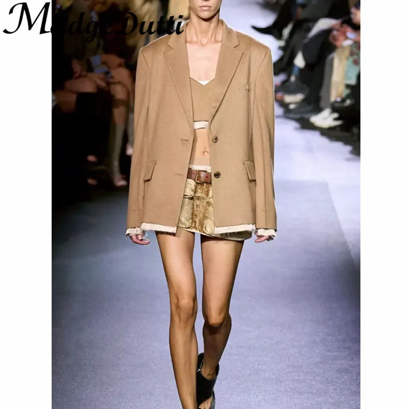 12.7 MadgeDutti Fashion Runway Embroidery Letter Hem Spliced Fake Two Piece Wool Blazer Or Suspender Zipper Tank Top Women
12.7 MadgeDutti Fashion Runway Embroidery Letter Hem Spliced Fake Two Piece Wool Blazer Or Suspender Zipper Tank Top Women