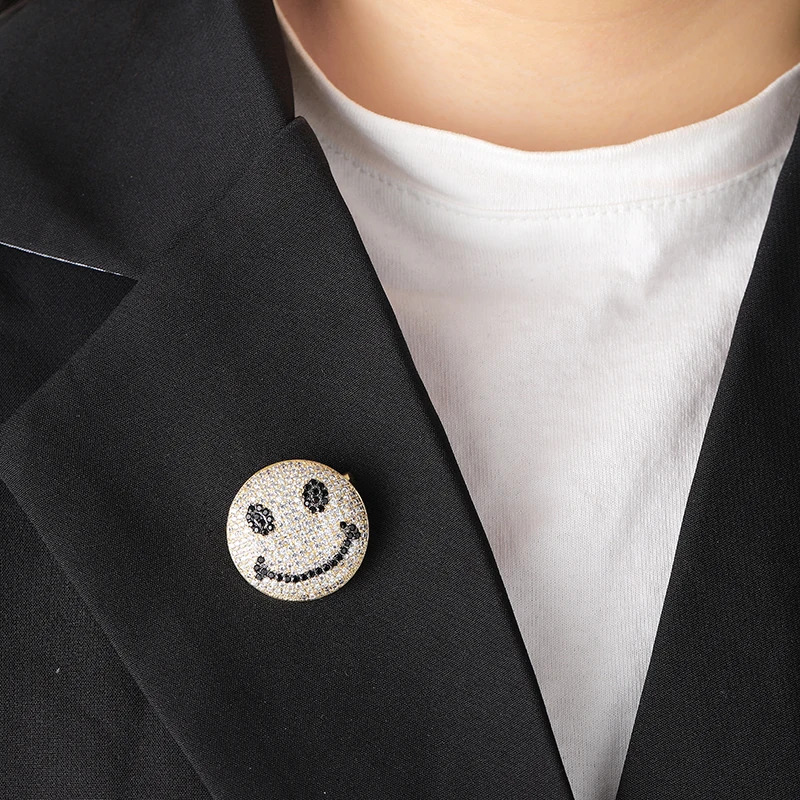 

Luxury Full Zircon Copper Pins Smiling Face Brass Brooches Gold Silver Tones Nice Xmas Party Gift For Friends Bestie Sister