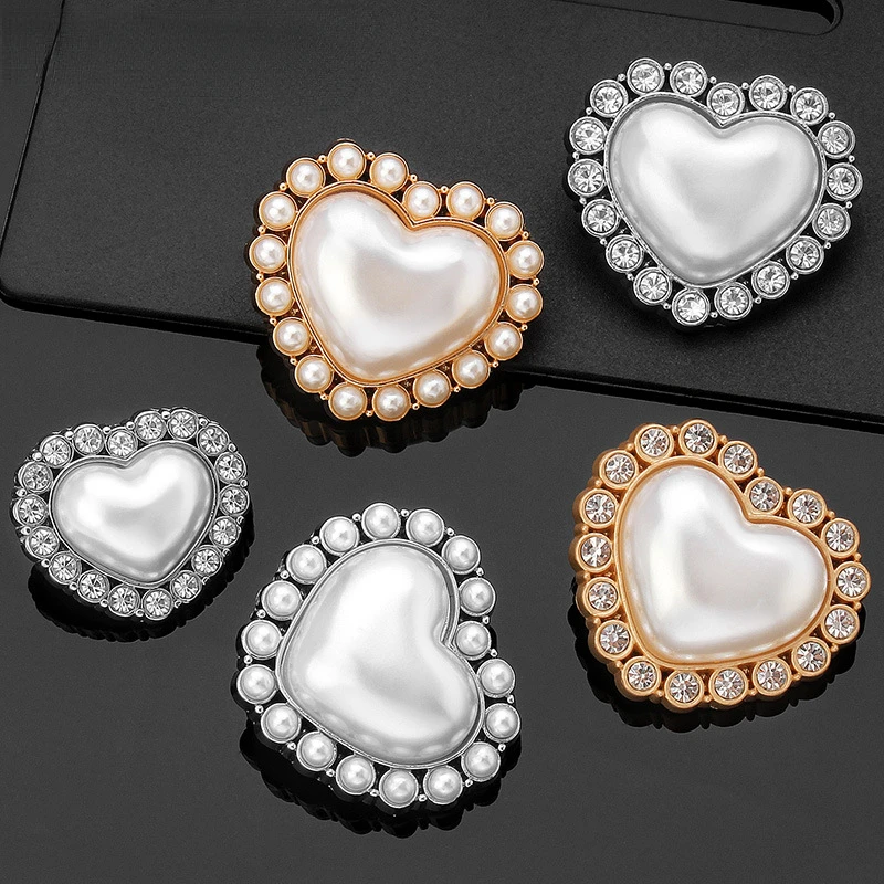 5pcs/bag 23mm30mm Metal Button Cashmere Coat Windbreaker Women's High-end Pearl Rhinestone Embellishment Heart Button
5pcs/bag 23mm30mm Metal Button Cashmere Coat Windbreaker Women's High-end Pearl Rhinestone Embellishment Heart Button