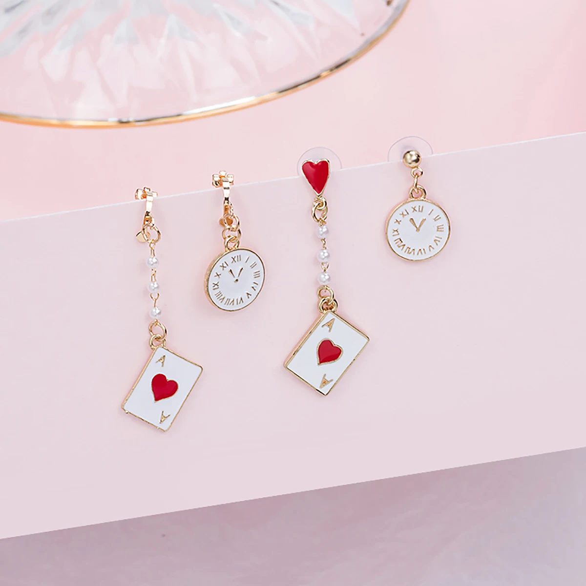 Asymmetric Playing Cards Clock Earrings Sweet Pearls Cute Ear Studs Ear Clips Women's Jewelry Accessories Gift Wholesale
Asymmetric Playing Cards Clock Earrings Sweet Pearls Cute Ear Studs Ear Clips Women's Jewelry Accessories Gift Wholesale