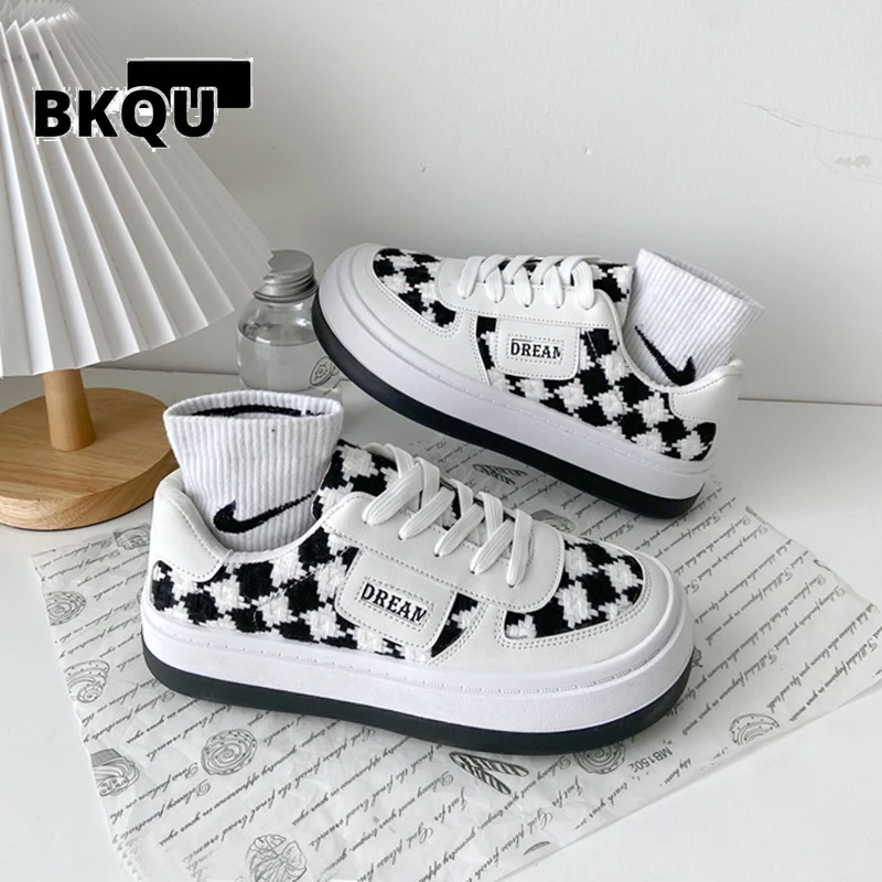 2023 new thin board shoes thick sole versatile breathable canvas Lolita small white shoes cute big shoes Gingham Canvas
2023 new thin board shoes thick sole versatile breathable canvas Lolita small white shoes cute big shoes Gingham Canvas
