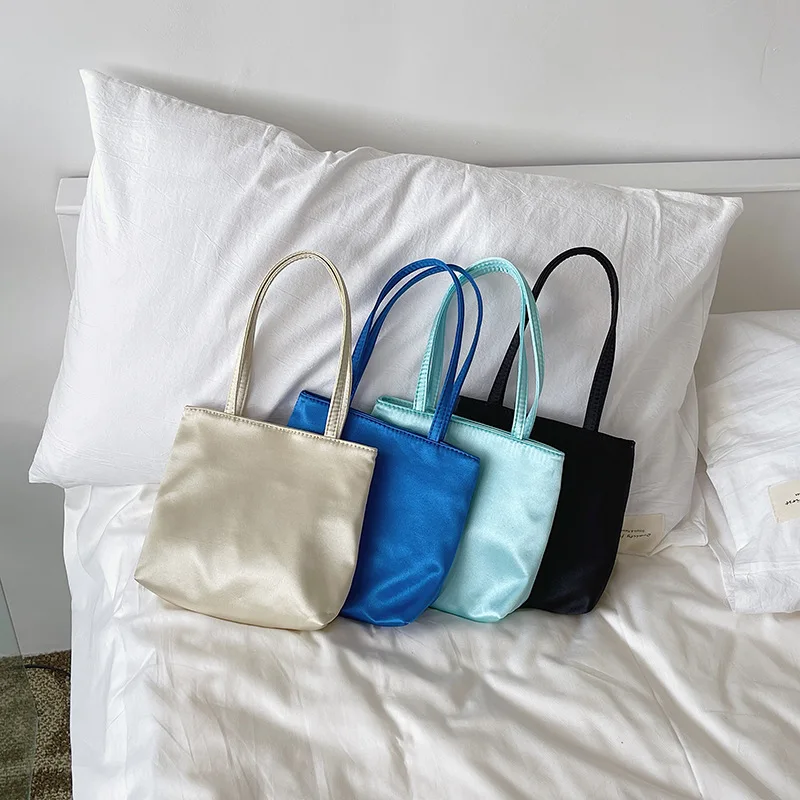 Petscog Nylon Vintage Handbag Women's 2022 Summer Soft Leather Solid Colors Clutch Purse Ladies Casual Fashion Simple Bags
Petscog Nylon Vintage Handbag Women's 2022 Summer Soft Leather Solid Colors Clutch Purse Ladies Casual Fashion Simple Bags